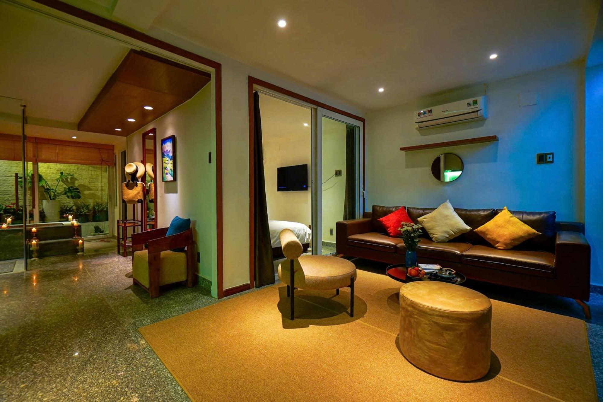 Nexus House Lang Bao Chi *